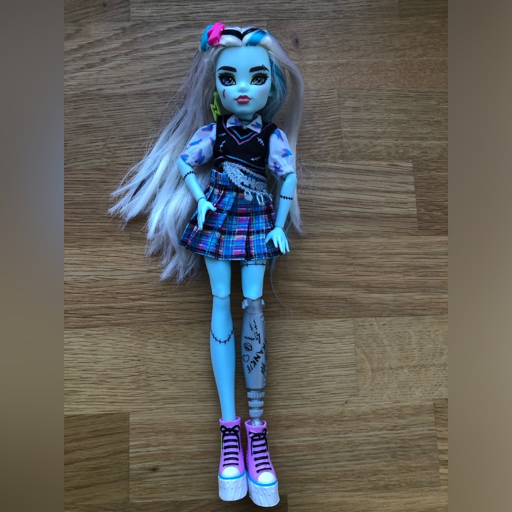 Monster High Faboolous Friends Frankie Stein Fashion Doll Preloved